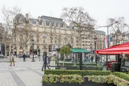 Апартаменты *** Champs Elysees Studio Париж Экстерьер фото